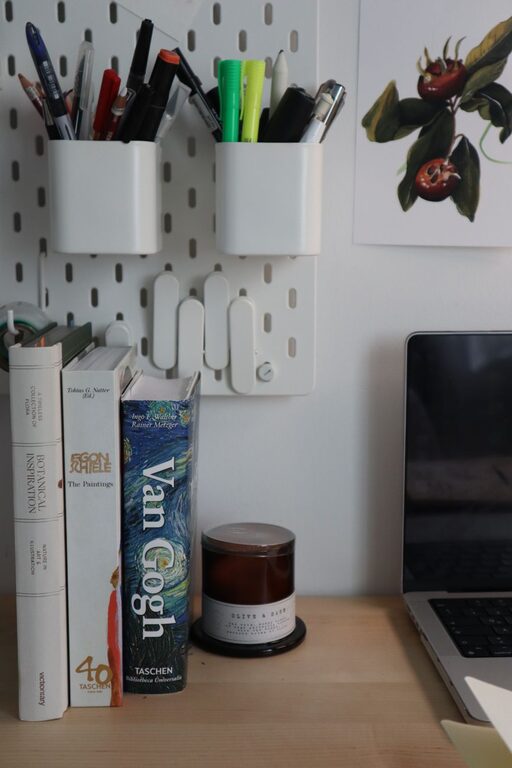 Simple Ways to Reduce Household Paper Clutter Effortlessly