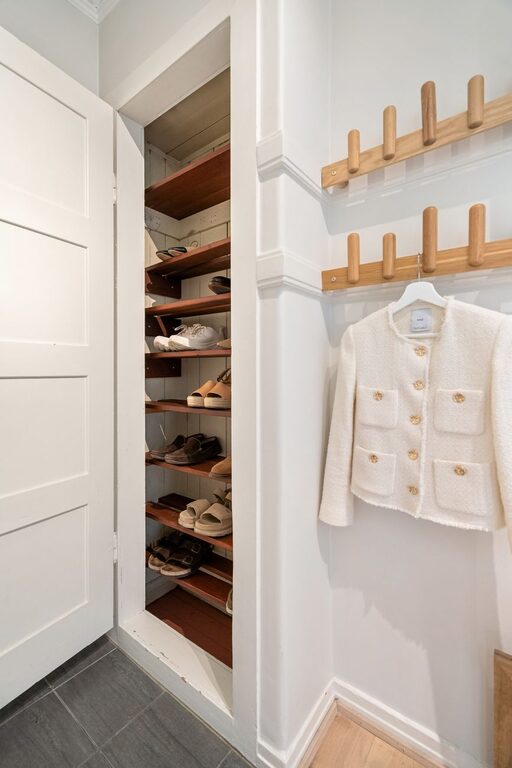 Simple Ways to Organise Your Entryway for a Tidy, Welcoming Space